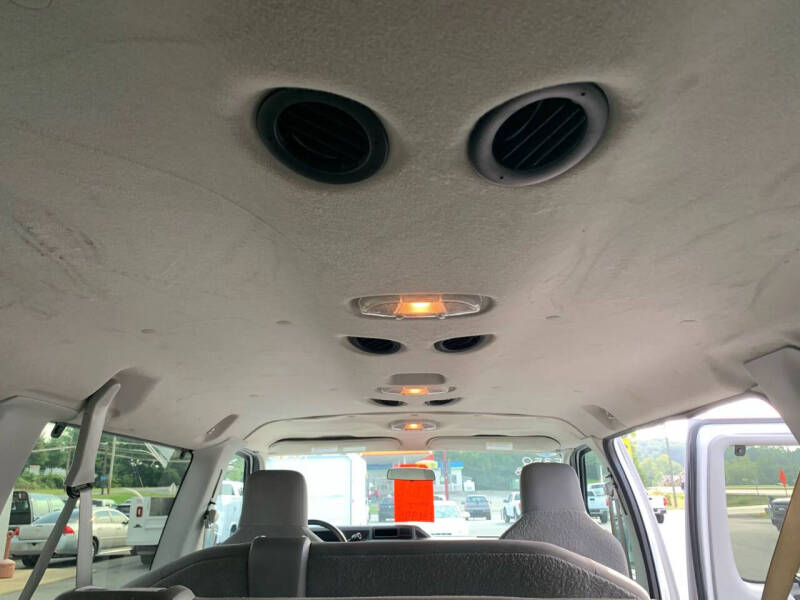 2013 Ford E-Series E-350 SD XLT