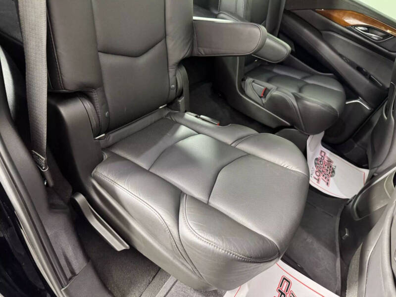 2018 Cadillac Escalade Luxury