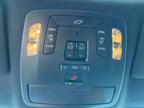 2025 Toyota Sienna Limited 7-Passenger