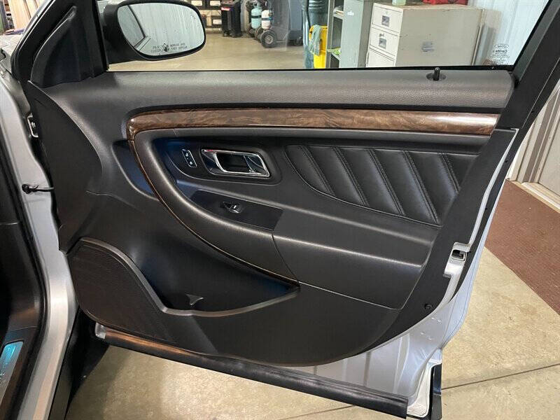 2017 Ford Taurus Limited