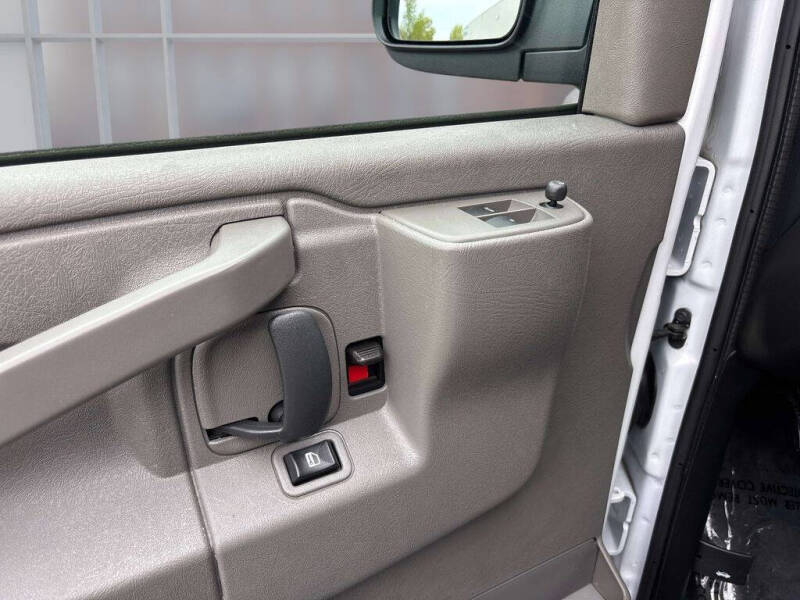2024 Chevrolet Express 2500