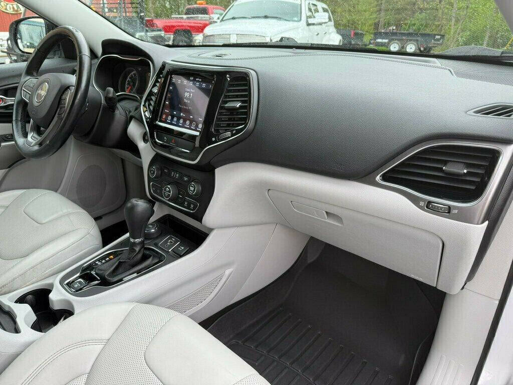 2019 Jeep Cherokee 57