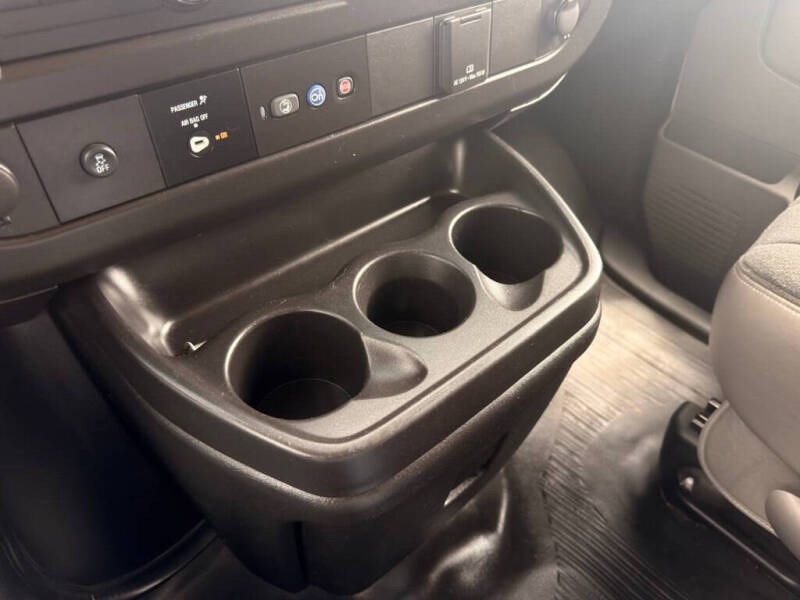 2022 Chevrolet Express 2500