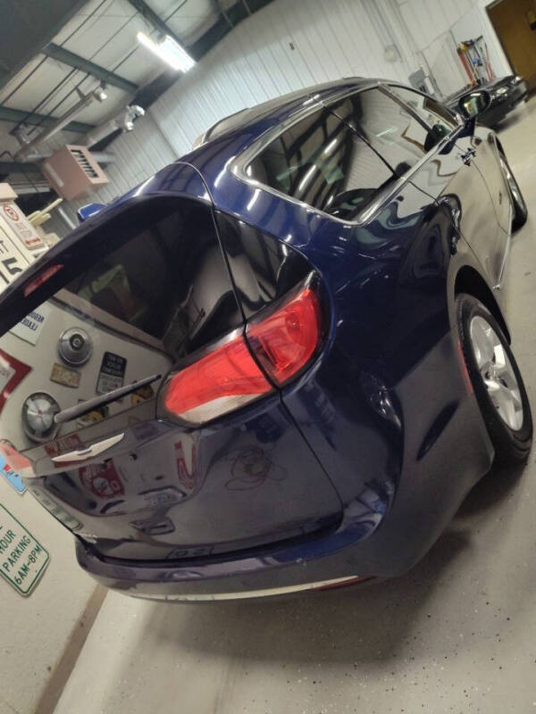 2017 Chrysler Pacifica Touring-L