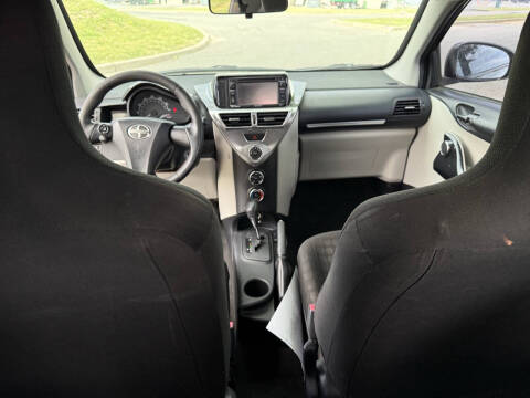 2014 Scion iQ