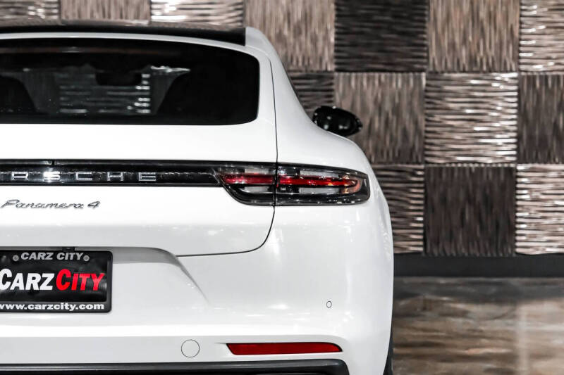 2018 Porsche Panamera