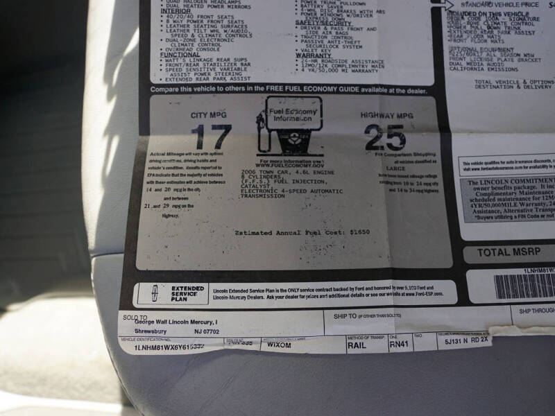 2006 Lincoln Town Car Signature