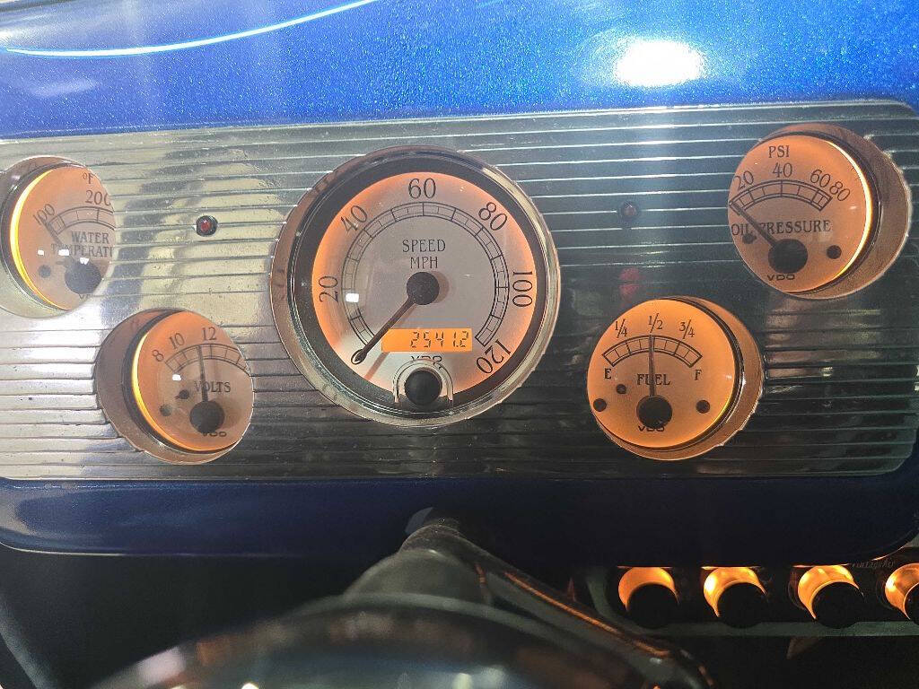 1940 Ford DELUXE V8 29