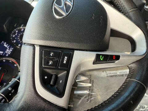 2012 Hyundai Accent SE