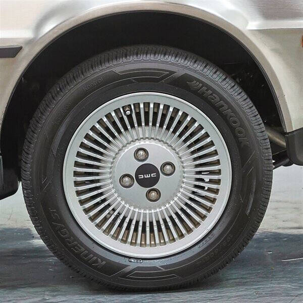 1982 DeLorean DMC-12