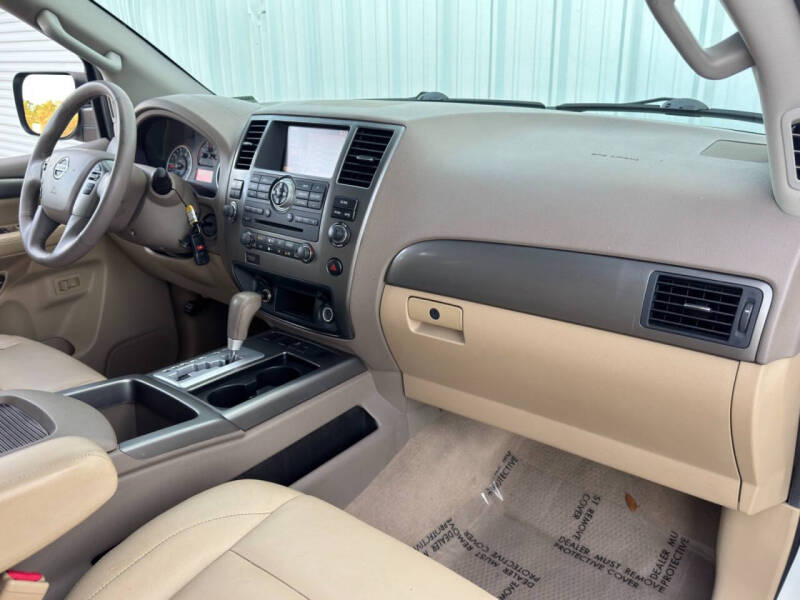 2013 Nissan Armada SV