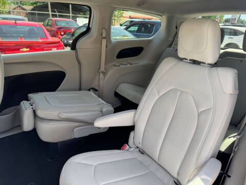 2017 Chrysler Pacifica LX