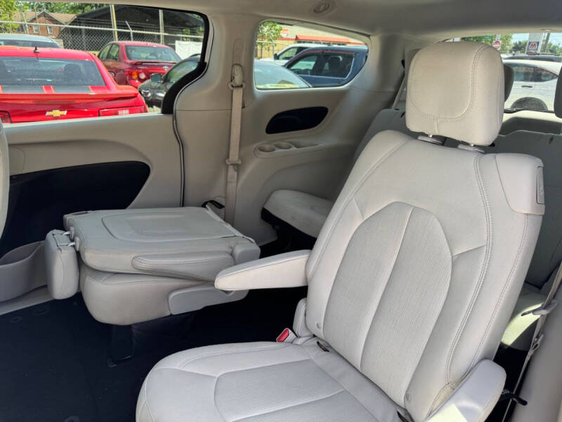 2017 Chrysler Pacifica LX
