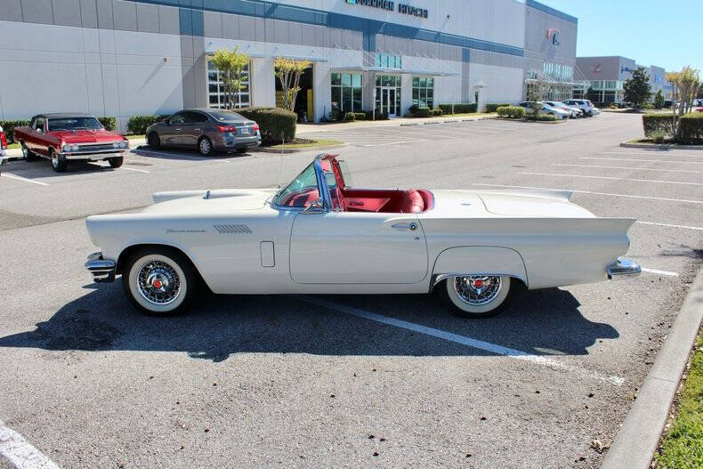 1957 Ford Thunderbird