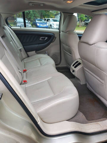 2011 Ford Taurus SEL