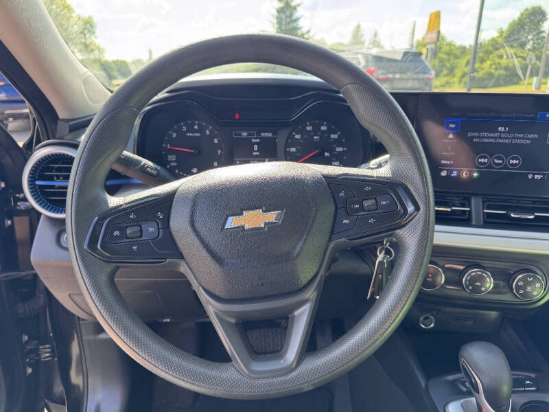 2025 Chevrolet Trax LS