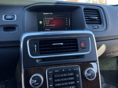 2015 Volvo V60 Cross Country T5 Platinum