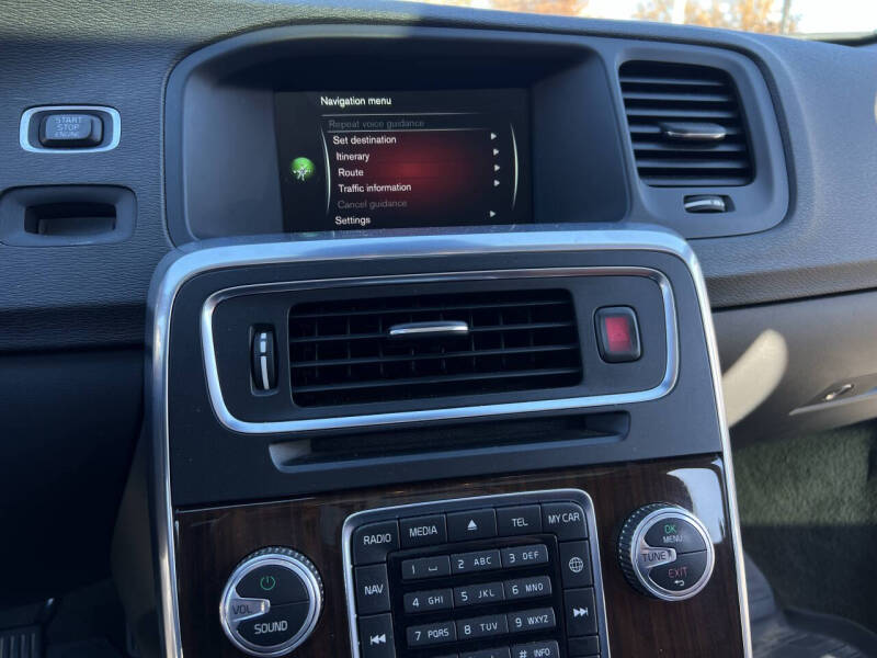 2015 Volvo V60 Cross Country T5 Platinum