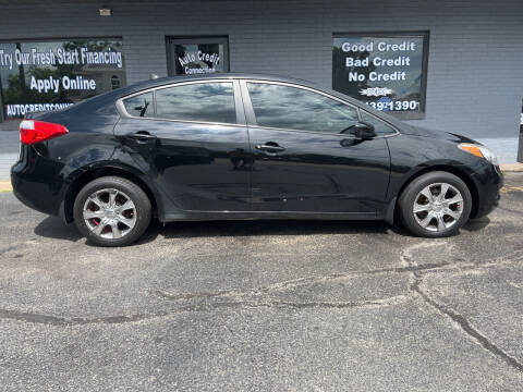 2015 Kia Forte for sale at Auto Credit Connection LLC in Uniontown PA