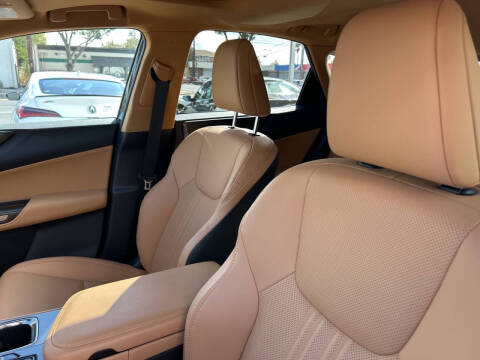 2025 Lexus NX 350h Premium