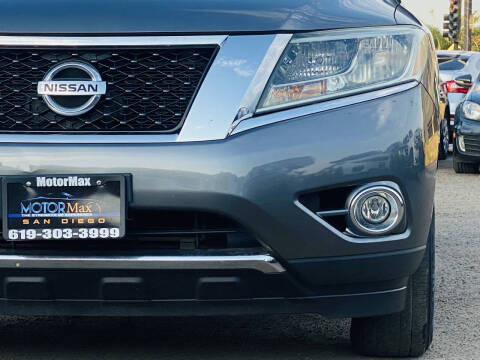 2015 Nissan Pathfinder SV