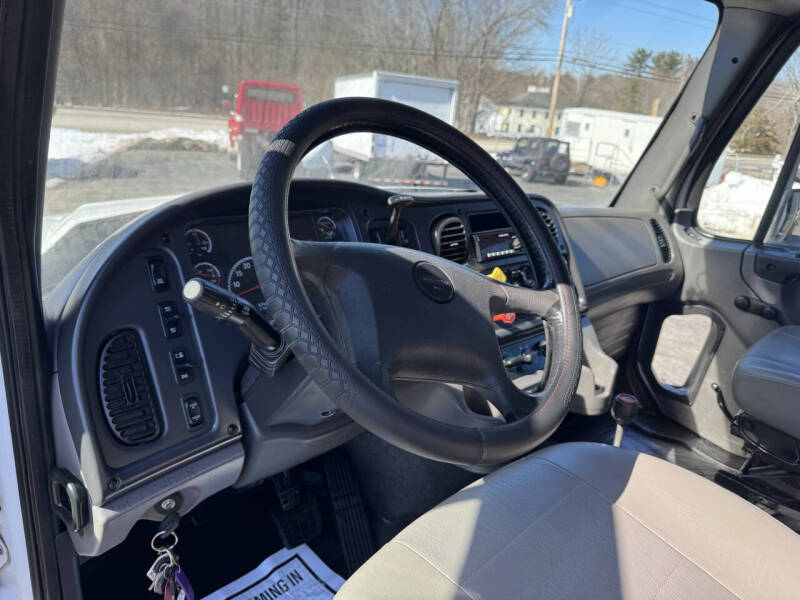 2016 Freightliner 114 SD