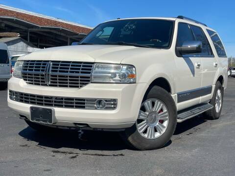 2007 Lincoln Navigator for sale at MAGIC AUTO SALES in Little Ferry NJ