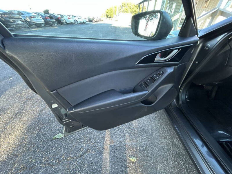 2016 Mazda MAZDA3 i Touring