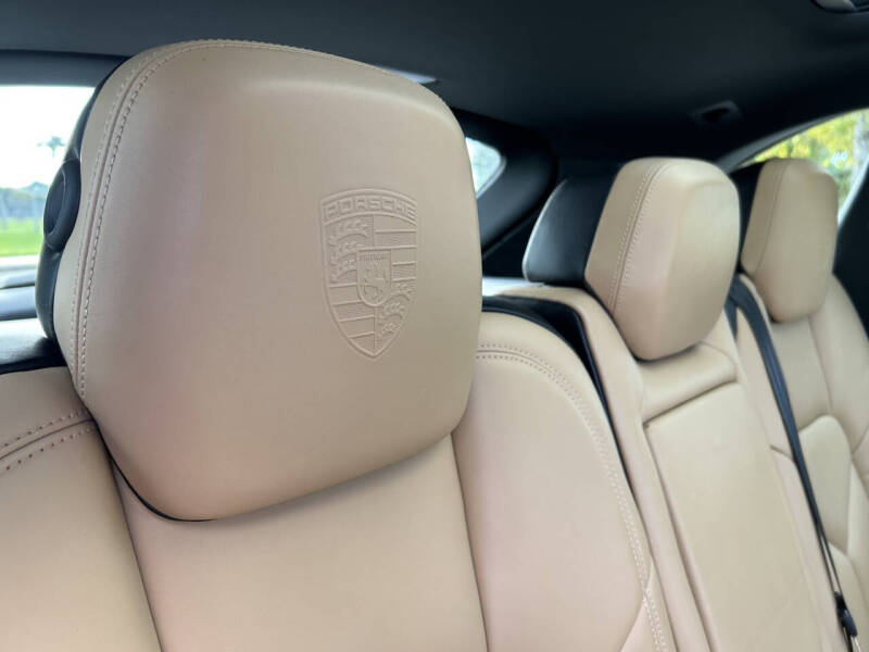 2017 Porsche Cayenne Platinum Edition