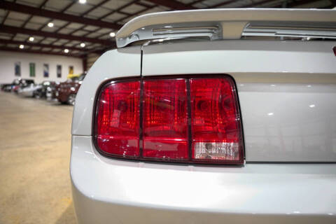 2005 Ford Mustang GT Premium