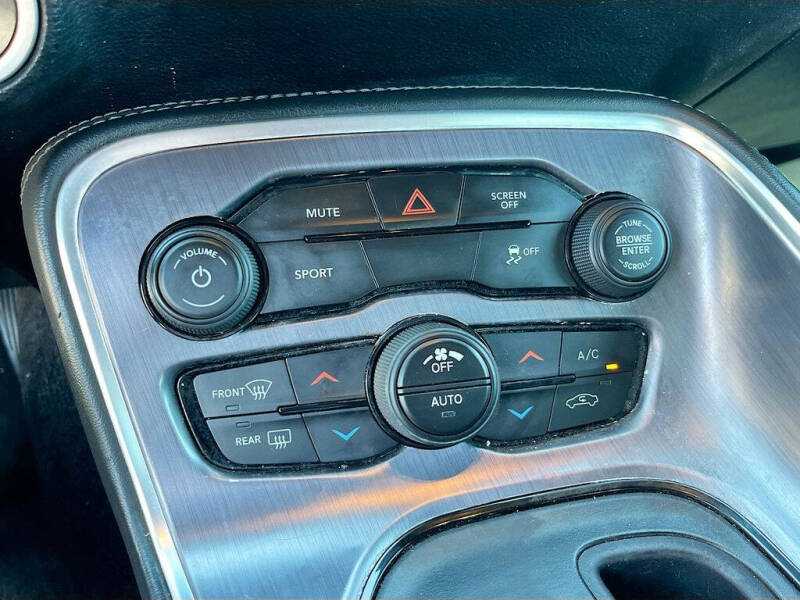 2017 Dodge Challenger SXT