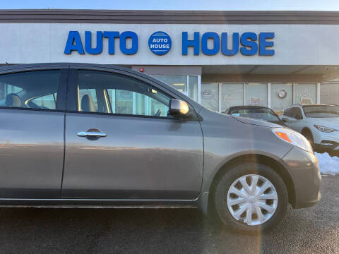2012 Nissan Versa 1.6 SV