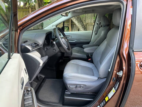 2021 Toyota Sienna Limited 7-Passenger