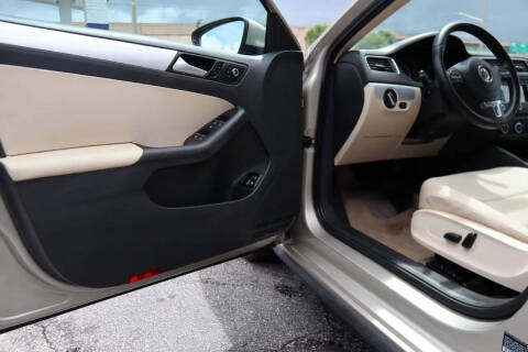 2013 Volkswagen Jetta Hybrid SEL Premium