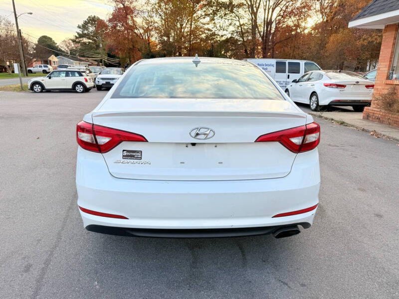 2017 Hyundai Sonata Base photo 4