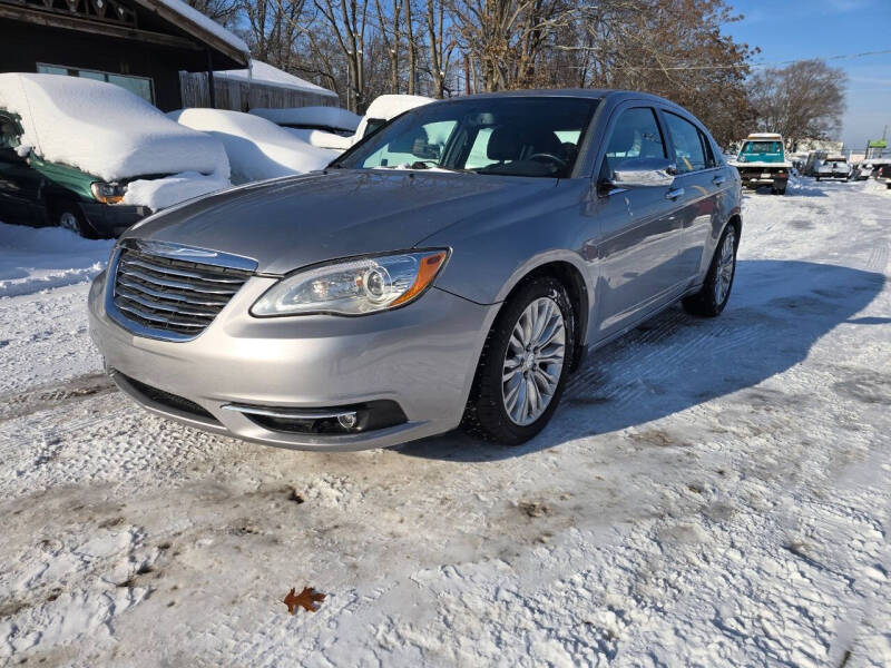 2013 Chrysler 200 Limited's photo