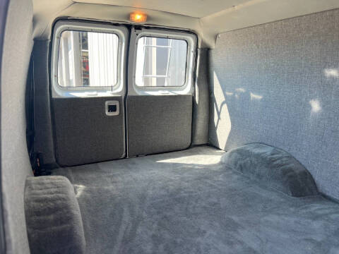 2005 Ford E-Series E-250