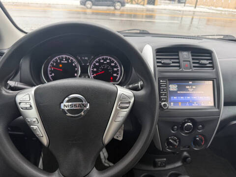 2019 Nissan Versa SV