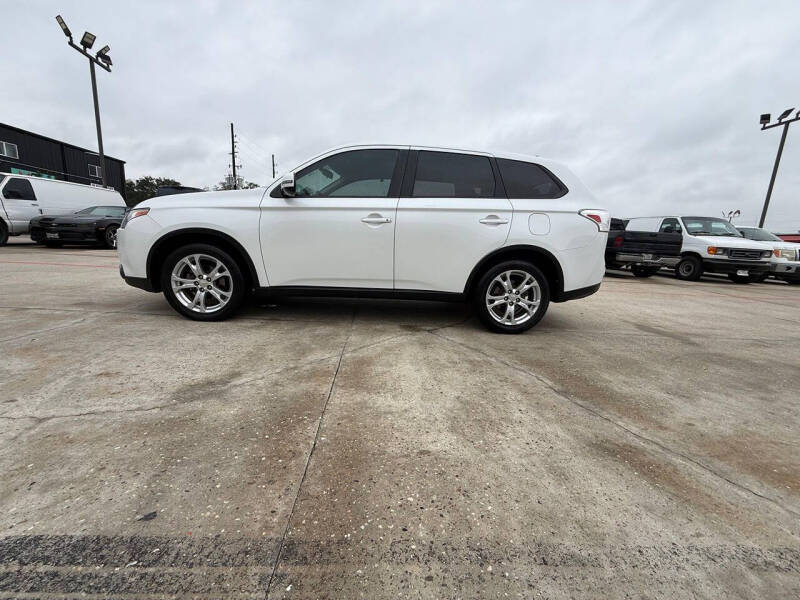 2015 Mitsubishi Outlander SE