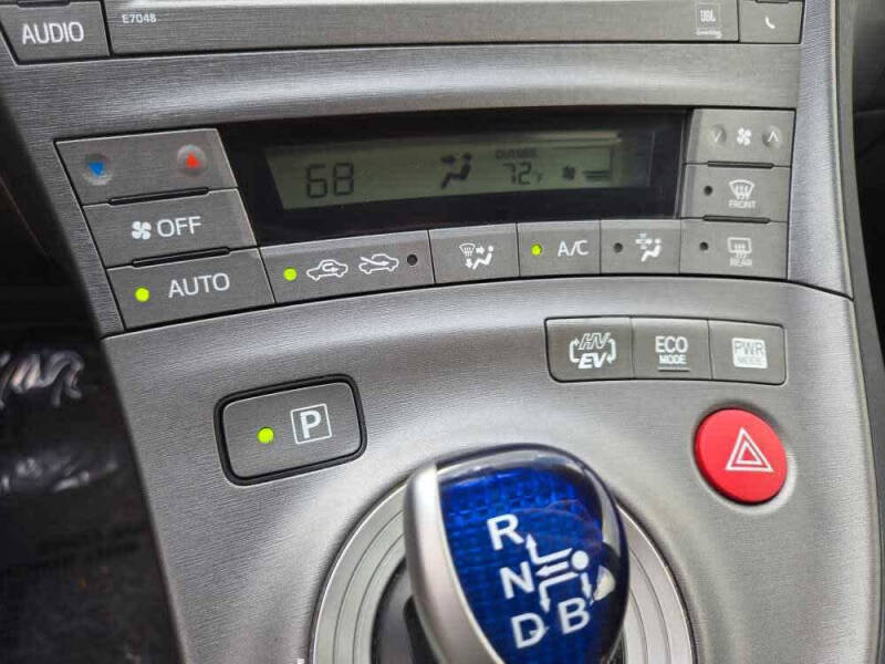 2013 Toyota Prius Plug-in Hybrid Advanced