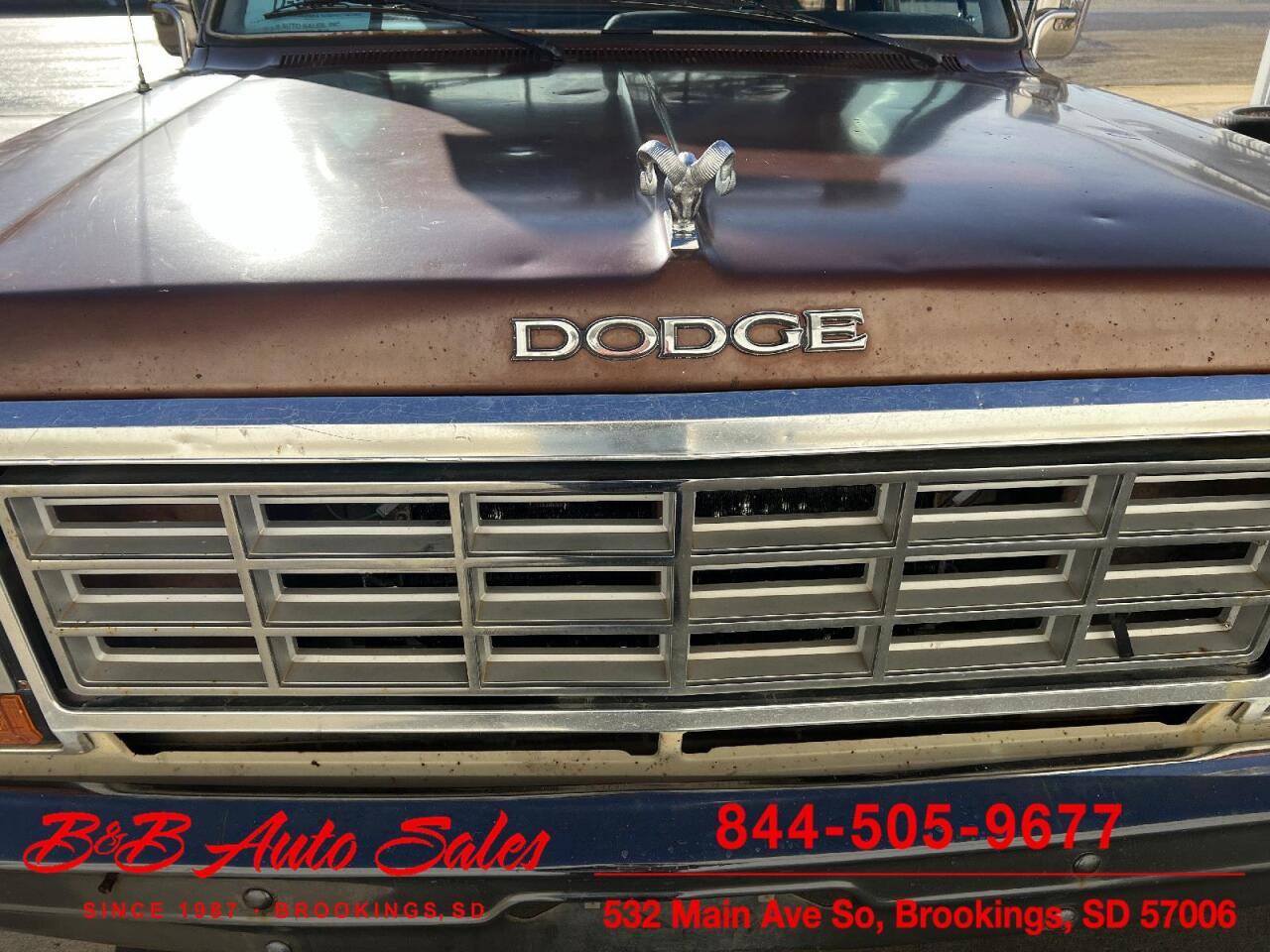 1984 Dodge W150 38