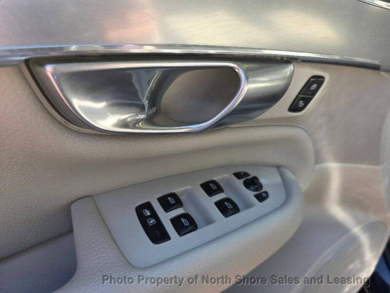 2018 Volvo XC90 T6 Momentum