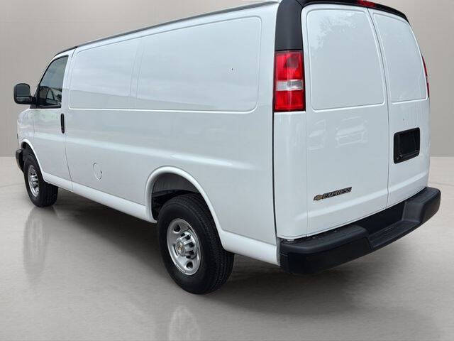 2025 Chevrolet Express 2500
