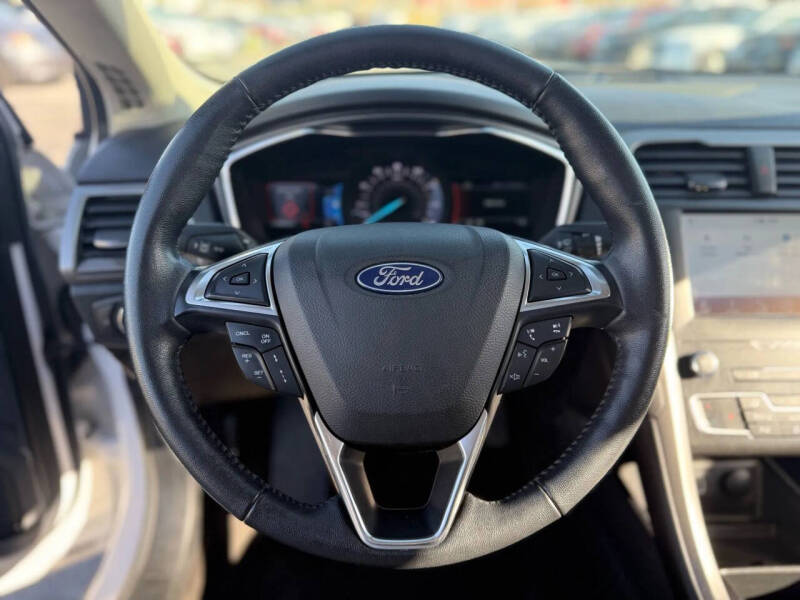 2020 Ford Fusion SEL