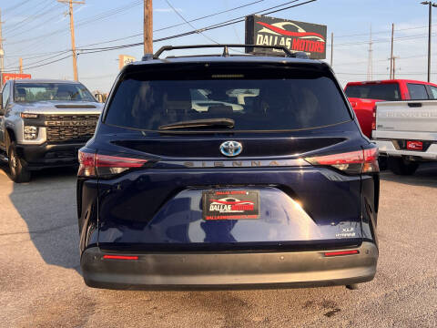 2021 Toyota Sienna XLE 8-Passenger