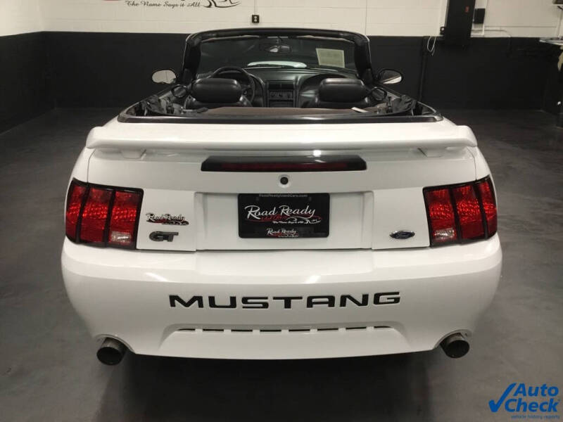 2003 Ford Mustang