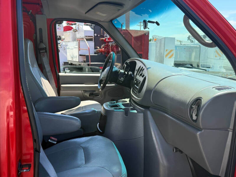 2002 Ford E-Series E-350 SD