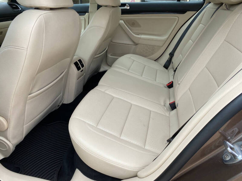 2012 Volkswagen Jetta SportWagen TDI