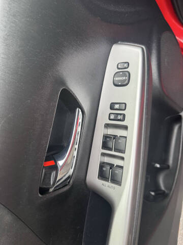 2016 Toyota Prius v Two