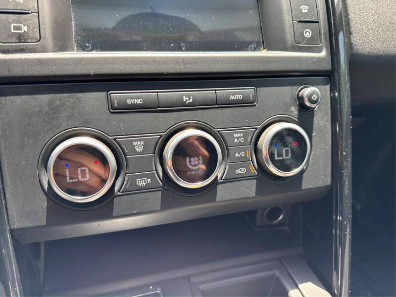 2017 Land Rover Discovery SE